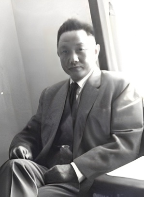 萧天石